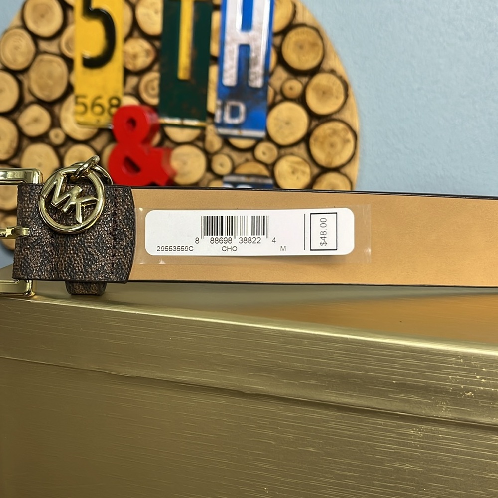 Michael Kors MK Logo Belt - Picture 6 of 6